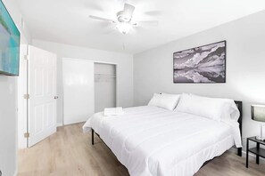 Master Bedroom
Includes a 40'' TV