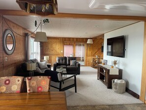 Living Area (2)