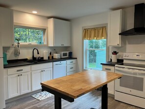 Kitchen, electric range, dishwasher,