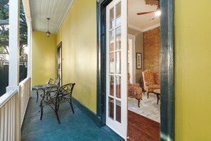 Armstong Galley Porch