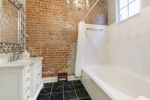 Armstrong Bath