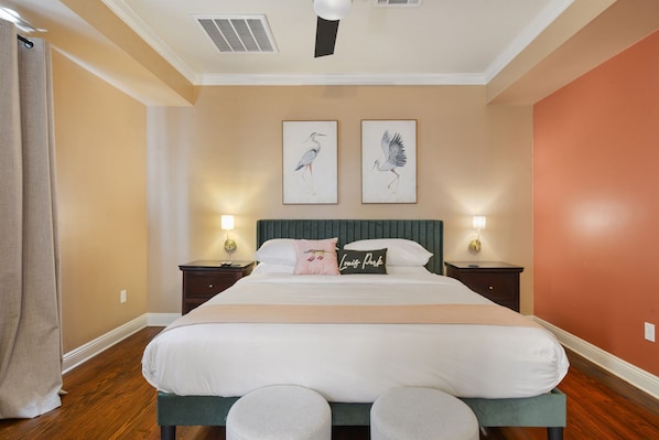 Shorty Guesthouse King Bed