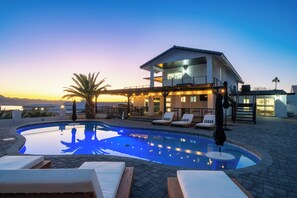 Breathtaking views of Lake Havasu, right from the resort style backyard.