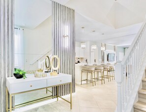 16225SAINTMARTINST_HALL