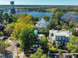 One block from Cape Fear River - can catch amazing sunsets from your back porch