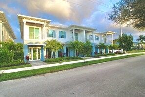 The Luxury Manatee Isle townhomes, on the Manatee Pocket waterway, in Historic Port Salerno of Stuart, FL.
