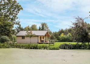 Moorhen Lodge - Acksea Lodges, Oswestry