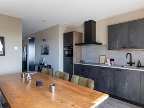 Holz, Möbel, Flooring, Countertop, Fussboden, Cabinetry, Interior Design, Küche, Wohnung, Decke