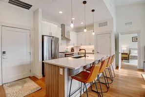 Gorgeous Kitchen Area With Island Bar Seating For 4 People