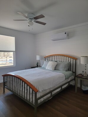 Bedroom 2 Queen bed