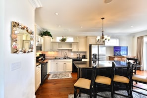 Elegant coastal kitchen.