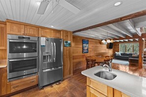 The Ski Barn-Restored Historic Home Near Stowe/Jay (5224)