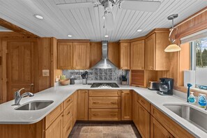 The Ski Barn-Restored Historic Home Near Stowe/Jay (5225)