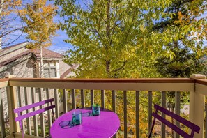Happy Highlander is an end unit, offering uncommon privacy to the ski area