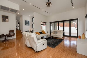 Living Area 2