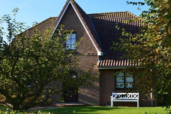 Außenseite Ferienhaus [Sommer]