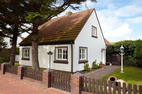 Holiday Home Exterior [summer]