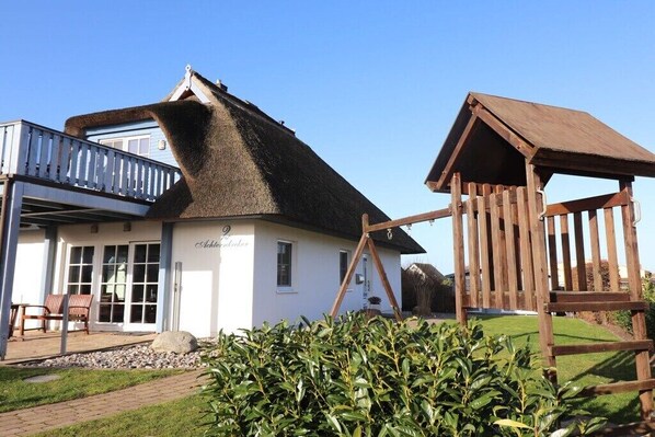 Außenseite Ferienhaus [Sommer]