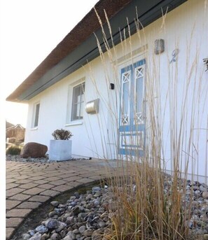 Außenseite Ferienhaus [Sommer]