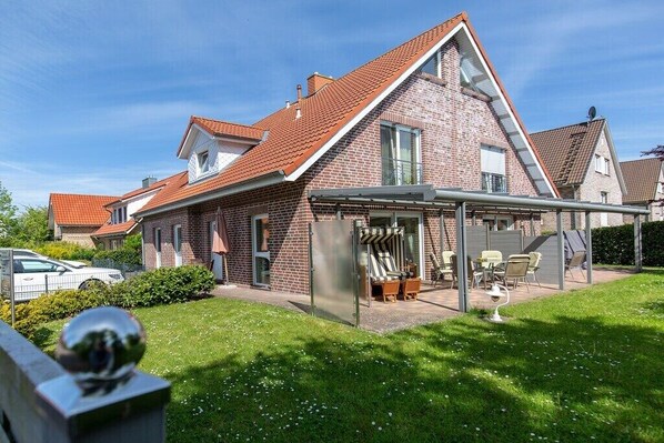 Außenseite Ferienhaus [Sommer]