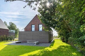 Außenseite Ferienhaus [Sommer]