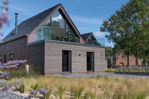 Außenseite Ferienhaus [Sommer]