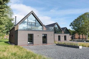 Außenseite Ferienhaus [Sommer]
