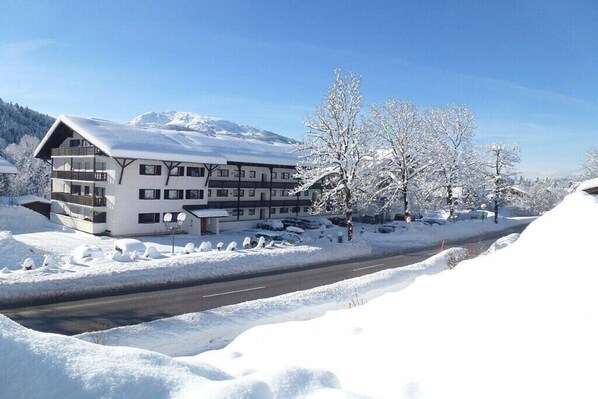 Außenseite Ferienhaus [Winter]
