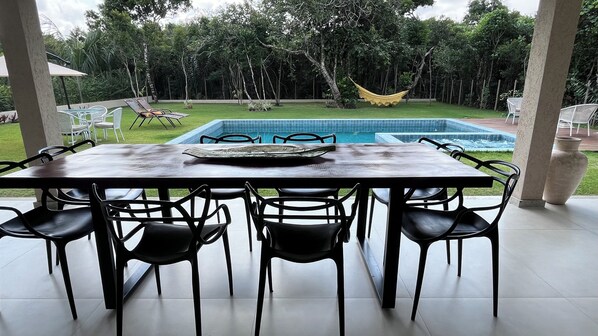 Outdoor dining
