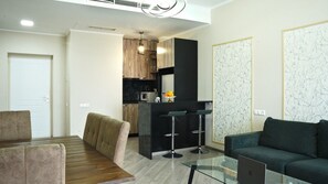 Kitchen/Dining area