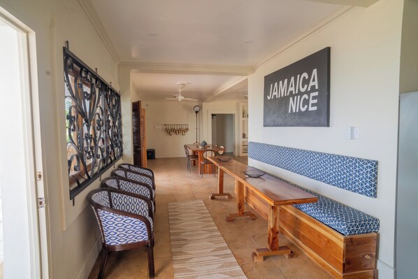 First floor breakfast bar (1)