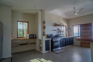 Driftwood Suite kitchen (2)