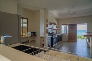 Driftwood Suite kitchen (1)