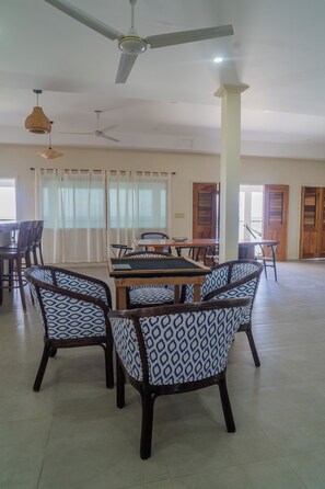 Driftwood Suite indoor dining area