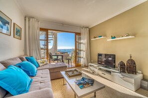 Vacation apartment right on the beach