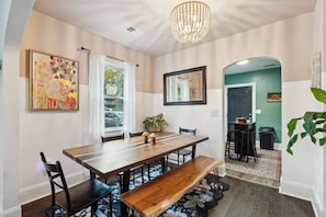 Spacious dining room & table, perfect for family meals or game nights