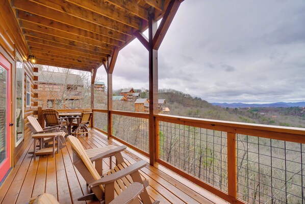 Sevierville Vacation Rental | 5BR | 4.5BA | 2,350 Sq Ft | Stairs Required