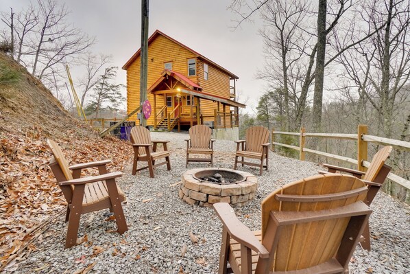 Sevierville Vacation Rental | 4BR | 3.5BA | 2,500 Sq Ft | Stairs Required