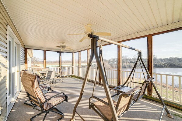 Golconda Vacation Rental | 3BR | 2BA | 4 Steps to Enter | 2,800 Sq Ft