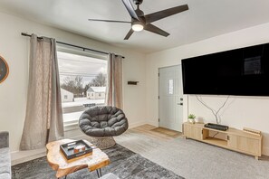 Living Room | 75" Smart TV | Free WiFi | Central A/C & Heating