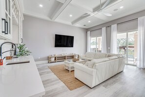 Living Room | Smart TV