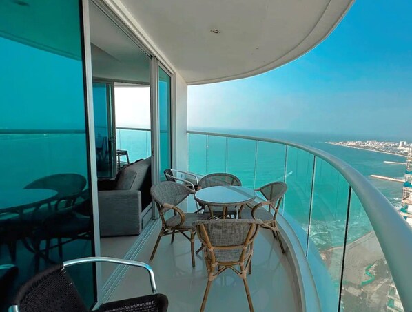 Balcón con vistas al mar - Apartamento.