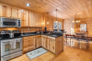 16-web-or-mls-989-el-miner-dr.jpg