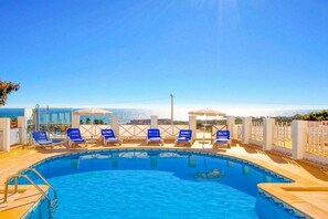Poolside paradise%3A Enjoy the sun with serene views