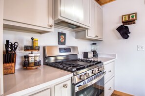 Full kitchen