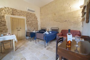 Twin bedroom