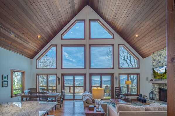 Gorgeous Open Living Area with Big Views!