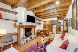 Living and dining room