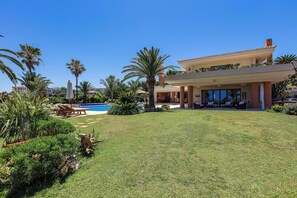 Spanning 500m², this villa is your dream holiday destination.