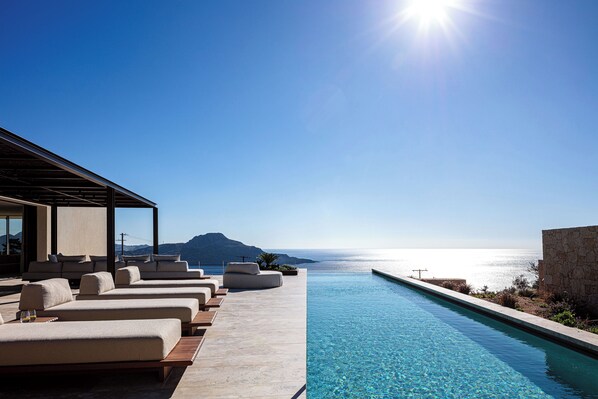 Situated at a prime location in Plakias and with sweeping 360-degree views